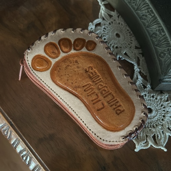 Vintage Leather Foot Coin Purse - Picture 2 of 5